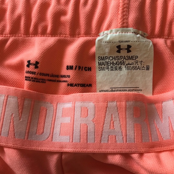 Under Armour Shorts w/ Pockets - Picture 4 of 5